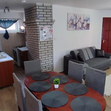 Bazsi Apartman Hajdúszoboszló Exterior foto