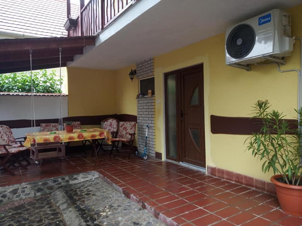 Bazsi Apartman Hajdúszoboszló Exterior foto