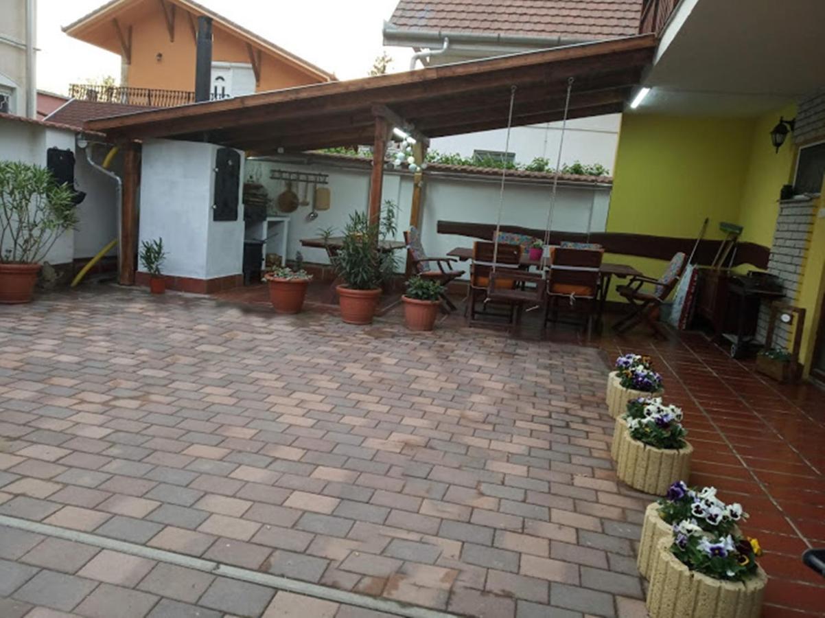 Bazsi Apartman Hajdúszoboszló Exterior foto