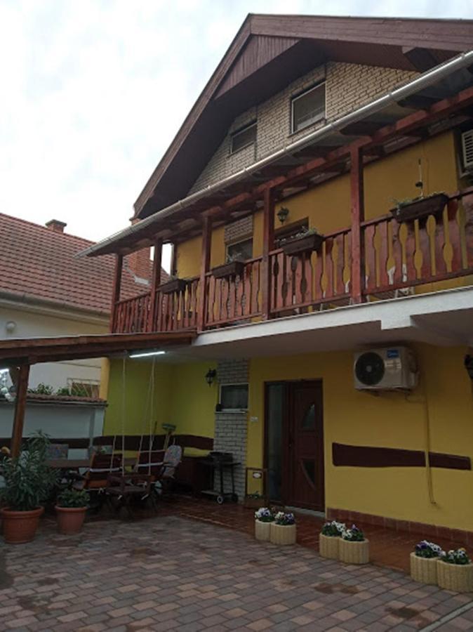 Bazsi Apartman Hajdúszoboszló Exterior foto