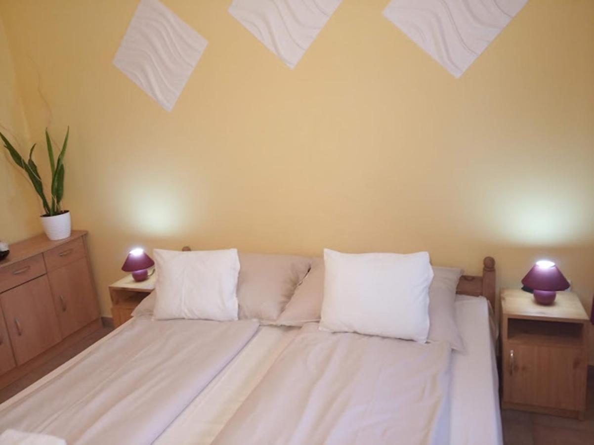 Bazsi Apartman Hajdúszoboszló Exterior foto
