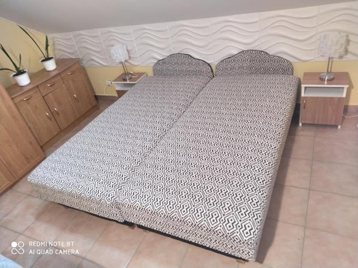 Bazsi Apartman Hajdúszoboszló Exterior foto