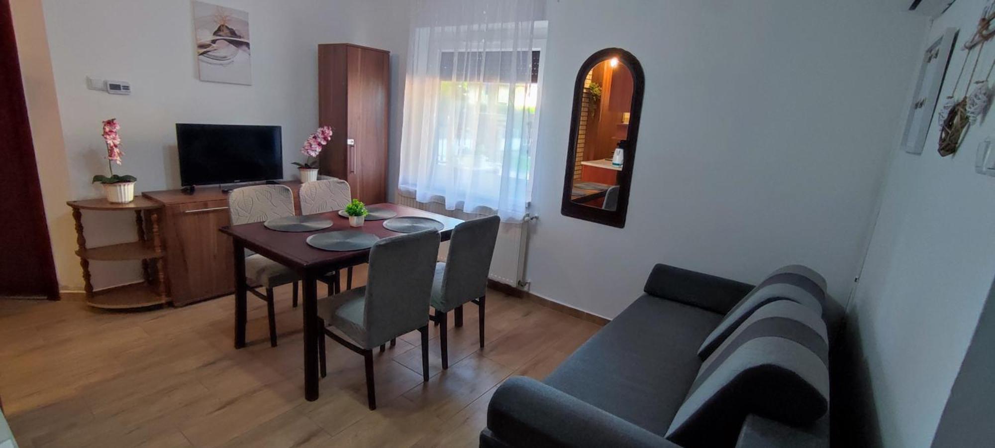 Bazsi Apartman Hajdúszoboszló Exterior foto