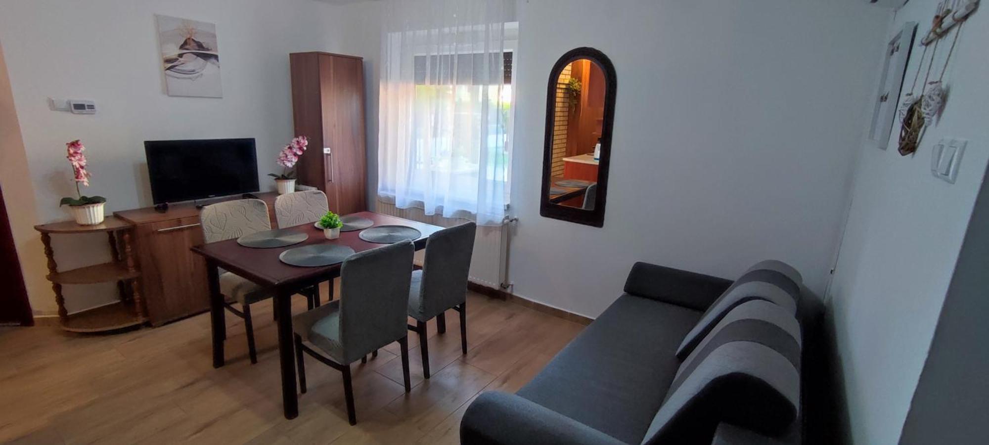 Bazsi Apartman Hajdúszoboszló Exterior foto