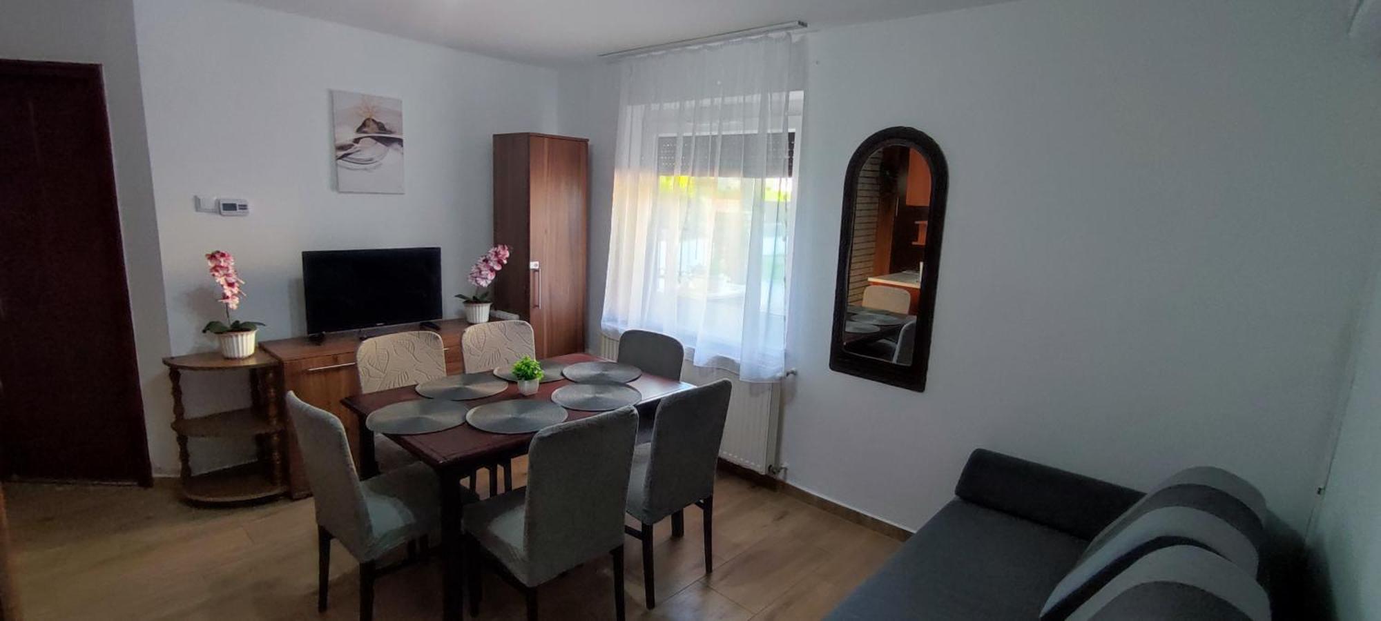 Bazsi Apartman Hajdúszoboszló Exterior foto
